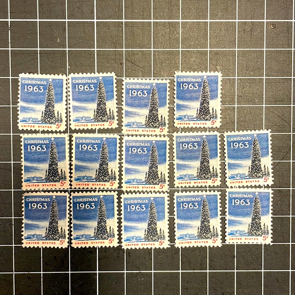 14 new never used 1963 Christmas stamps White House and USA tree